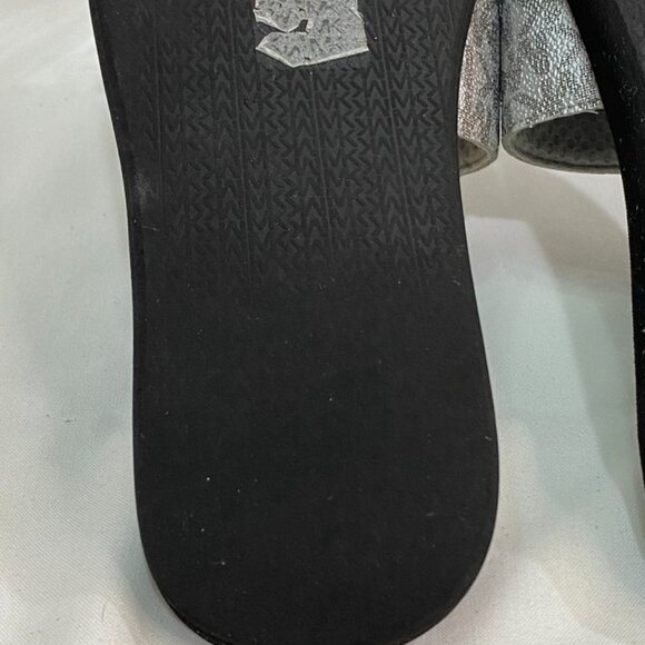 Michael Kors Silver Monogram Slide Sandals Women’s 8M Logo Strap Flat - Picture 10 of 10